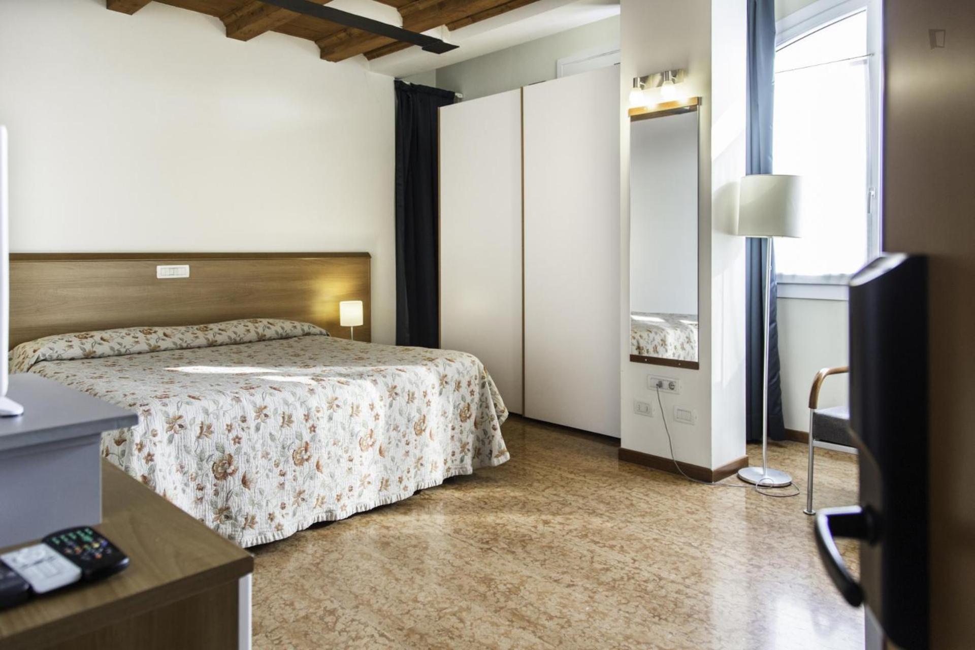 Residenza Carracci Aparthotel โบโลญญา ภายนอก รูปภาพ