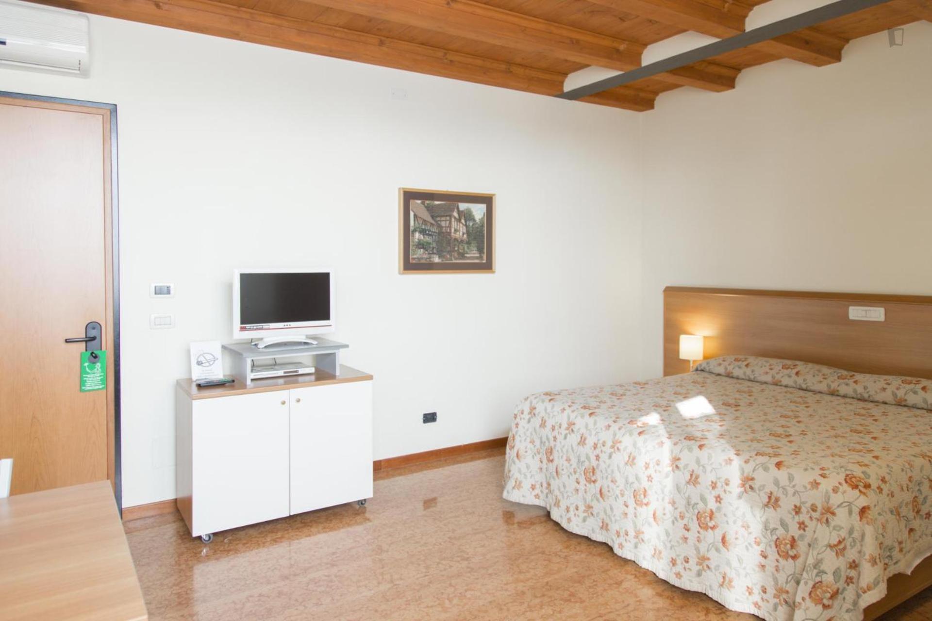 Residenza Carracci Aparthotel โบโลญญา ภายนอก รูปภาพ