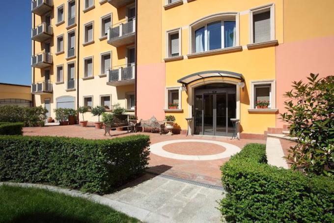 Residenza Carracci Aparthotel โบโลญญา ภายนอก รูปภาพ